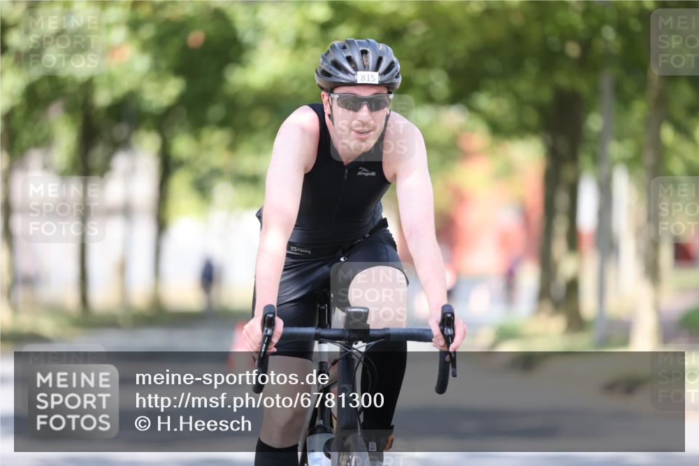 11.08.2024 - GEWOBA Citytriathlon Bremen H.Heesch http://msf.ph/oto/6781300 11.08.2024 11:49:33 Radfahren 815, 866, 894, 949 meine-sportfotos.de