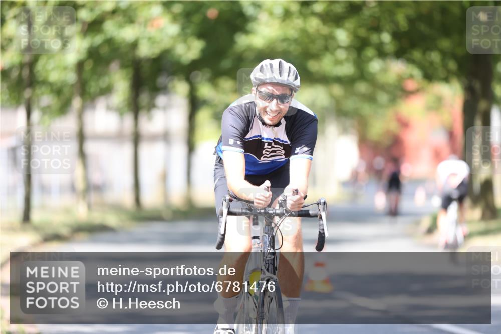 11.08.2024 - GEWOBA Citytriathlon Bremen H.Heesch http://msf.ph/oto/6781476 11.08.2024 11:49:47 Radfahren 862, 881, 949, 979 meine-sportfotos.de