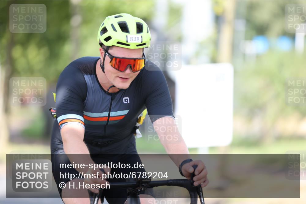 11.08.2024 - GEWOBA Citytriathlon Bremen H.Heesch http://msf.ph/oto/6782204 11.08.2024 11:50:42 Radfahren 741, 748, 783, 963, 966, 992, 1021, 1027 meine-sportfotos.de