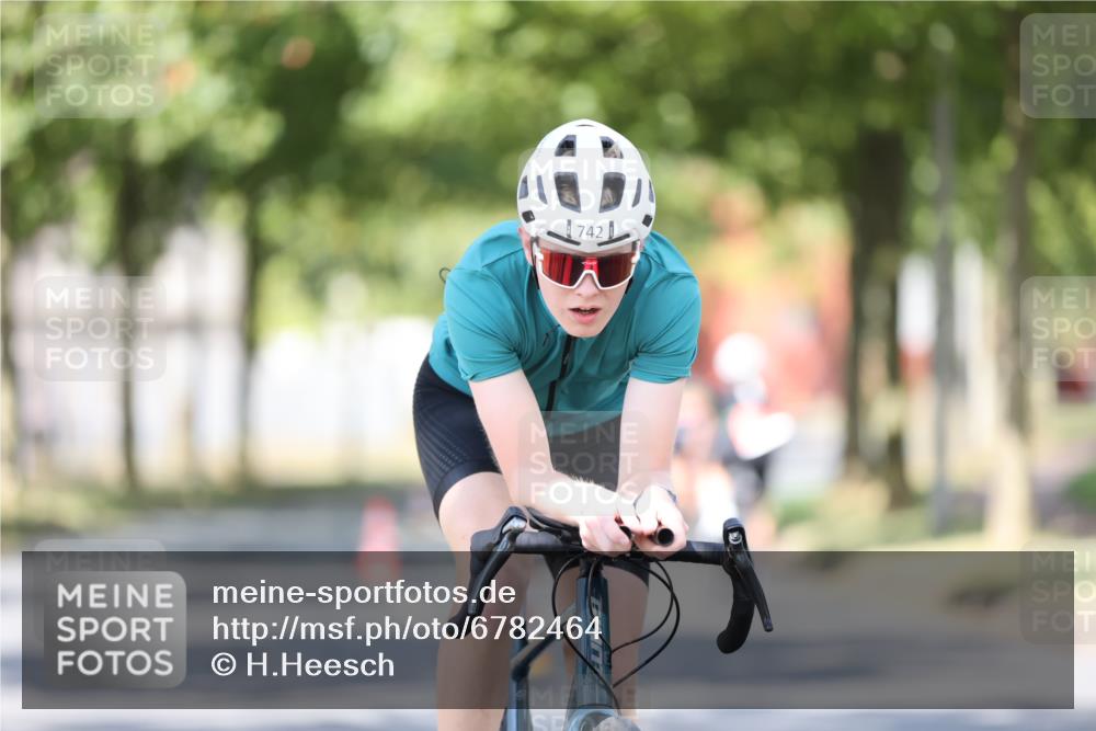 11.08.2024 - GEWOBA Citytriathlon Bremen H.Heesch http://msf.ph/oto/6782464 11.08.2024 11:51:07 Radfahren 742, 803, 812, 863, 892, 908, 934 meine-sportfotos.de
