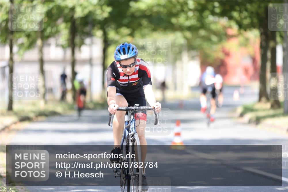 11.08.2024 - GEWOBA Citytriathlon Bremen H.Heesch http://msf.ph/oto/6782784 11.08.2024 11:51:47 Radfahren 793, 797, 817, 876, 988, 1034 meine-sportfotos.de