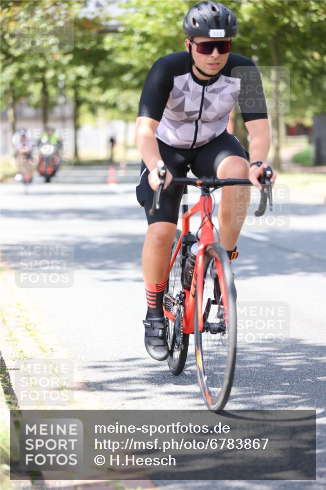 11.08.2024 - GEWOBA Citytriathlon Bremen H.Heesch http://msf.ph/oto/6783867 11.08.2024 13:08:04 Radfahren 235, 244, 252, 301, 327, 330, 333, 353 meine-sportfotos.de