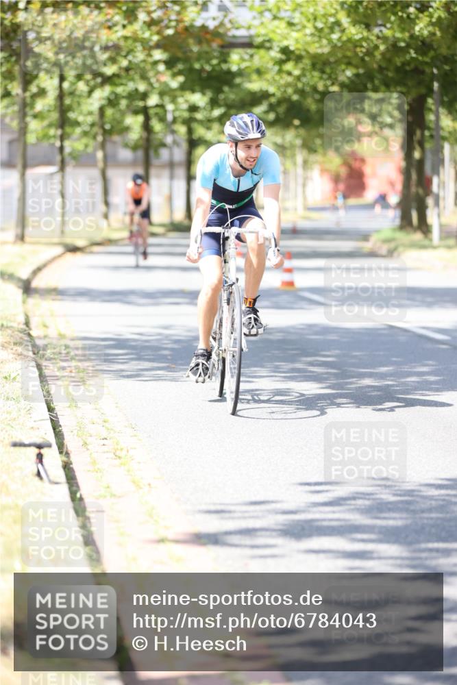 11.08.2024 - GEWOBA Citytriathlon Bremen H.Heesch http://msf.ph/oto/6784043 11.08.2024 13:08:30 Radfahren 232, 239, 241, 253, 271, xxx meine-sportfotos.de