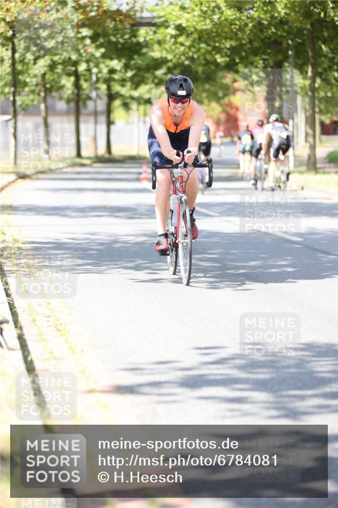 11.08.2024 - GEWOBA Citytriathlon Bremen H.Heesch http://msf.ph/oto/6784081 11.08.2024 13:08:33 Radfahren 232, 239, 241, 253, 271, xxx, 501 meine-sportfotos.de