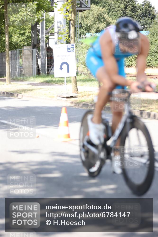 11.08.2024 - GEWOBA Citytriathlon Bremen H.Heesch http://msf.ph/oto/6784147 11.08.2024 13:08:43 Radfahren 241, 246, 334, xxx, 501 meine-sportfotos.de