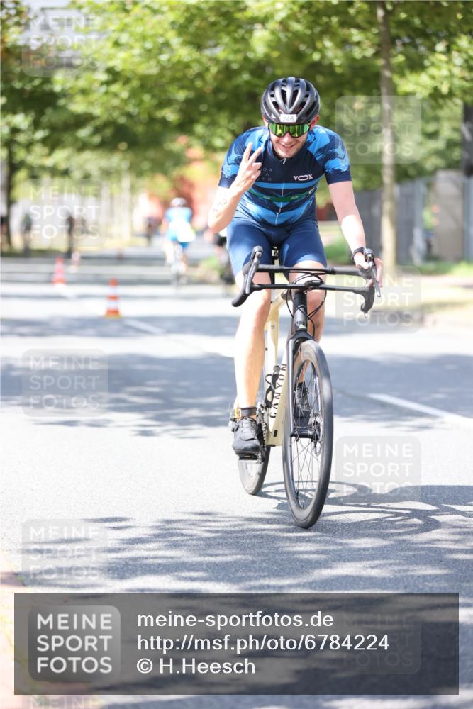 11.08.2024 - GEWOBA Citytriathlon Bremen H.Heesch http://msf.ph/oto/6784224 11.08.2024 13:08:52 Radfahren 201, 208, 209, 246, 297, 317, 334, xxx, 501 meine-sportfotos.de