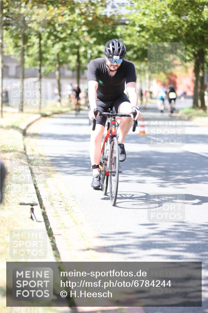 11.08.2024 - GEWOBA Citytriathlon Bremen H.Heesch http://msf.ph/oto/6784244 11.08.2024 13:08:53 Radfahren 201, 208, 209, 246, 297, 317, 334, xxx, 501 meine-sportfotos.de