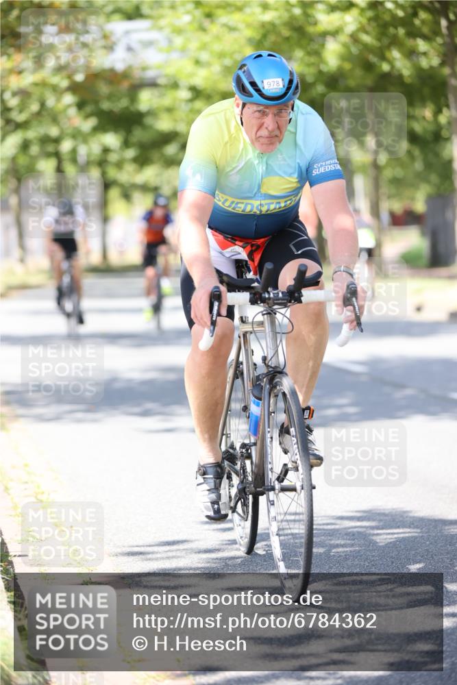 11.08.2024 - GEWOBA Citytriathlon Bremen H.Heesch http://msf.ph/oto/6784362 11.08.2024 13:09:01 Radfahren 201, 208, 209, 246, 297, 317, 325, 334, 481 meine-sportfotos.de