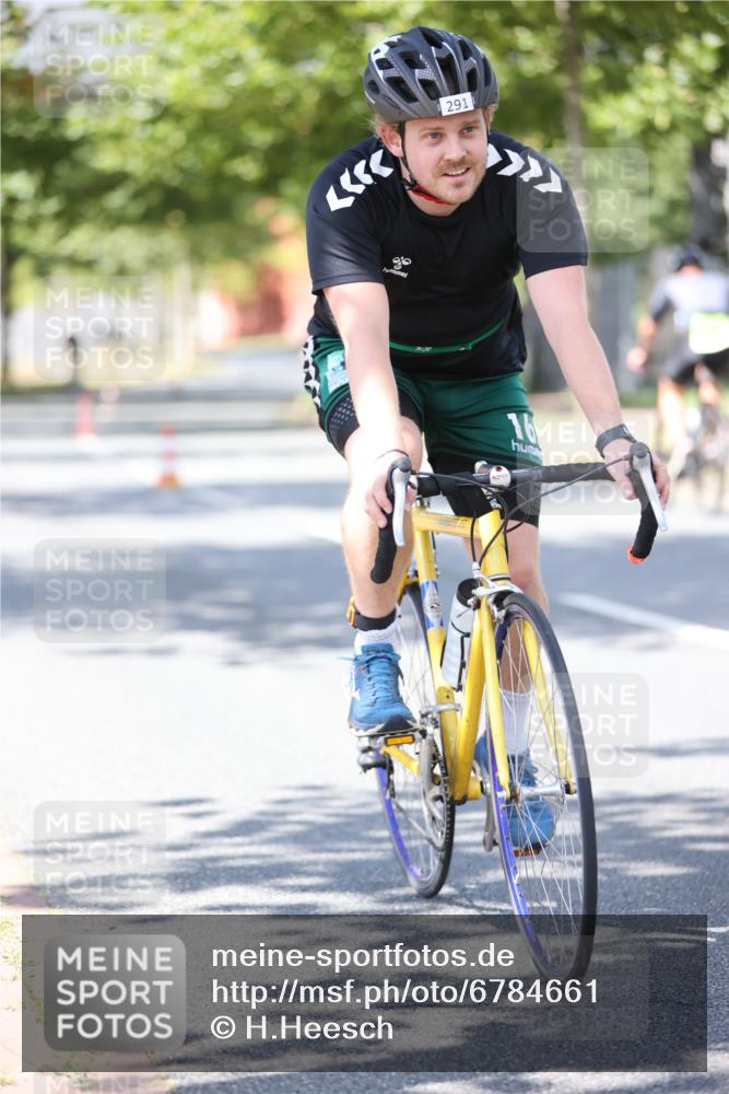 11.08.2024 - GEWOBA Citytriathlon Bremen H.Heesch http://msf.ph/oto/6784661 11.08.2024 13:09:24 Radfahren 216, 291, 298, 304, 456 meine-sportfotos.de