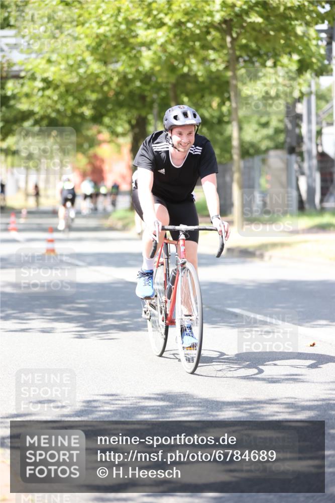 11.08.2024 - GEWOBA Citytriathlon Bremen H.Heesch http://msf.ph/oto/6784689 11.08.2024 13:09:31 Radfahren 216, 291, 298, 304, 456, 468, 537 meine-sportfotos.de