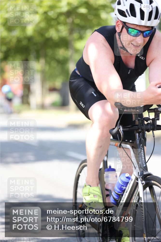 11.08.2024 - GEWOBA Citytriathlon Bremen H.Heesch http://msf.ph/oto/6784799 11.08.2024 13:09:41 Radfahren 288, 298, 468, 471, 537 meine-sportfotos.de