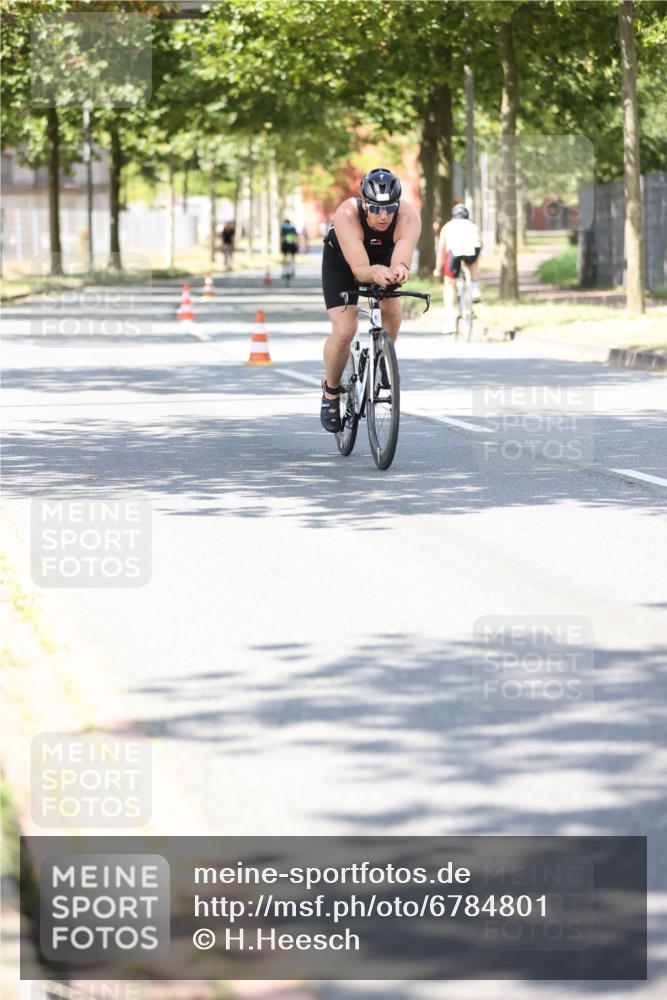 11.08.2024 - GEWOBA Citytriathlon Bremen H.Heesch http://msf.ph/oto/6784801 11.08.2024 13:09:45 Radfahren 264, 288, 468, 471, 537 meine-sportfotos.de