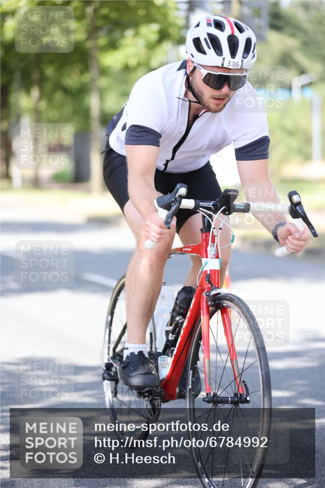 11.08.2024 - GEWOBA Citytriathlon Bremen H.Heesch http://msf.ph/oto/6784992 11.08.2024 13:09:59 Radfahren 264, 288, 336, 471 meine-sportfotos.de