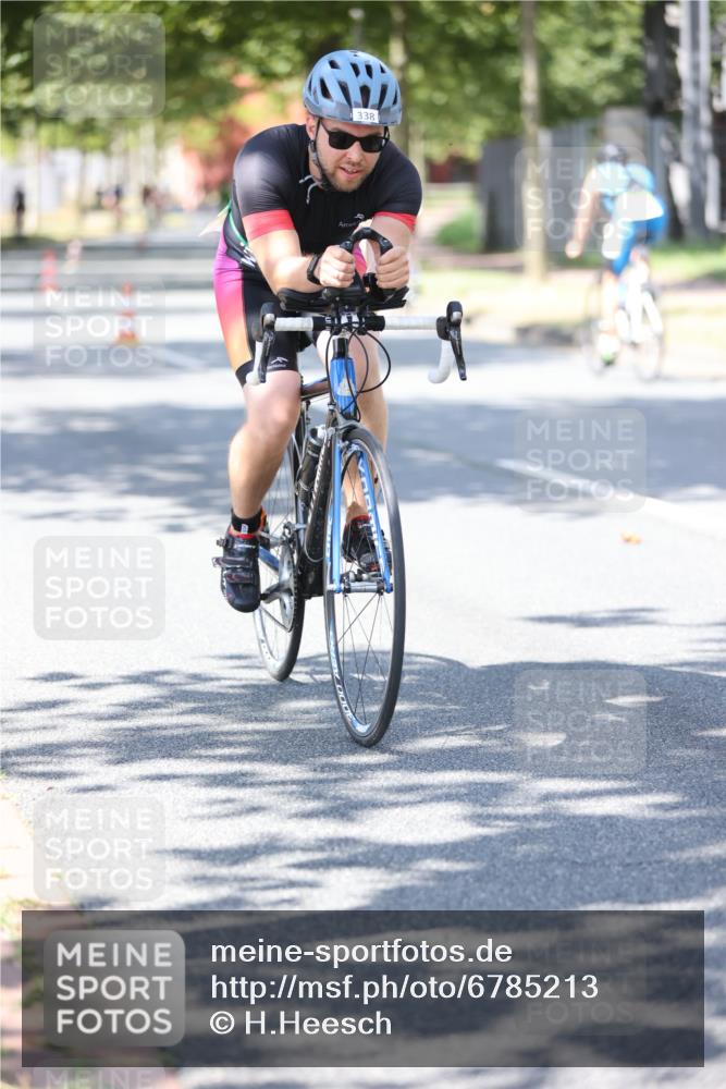 11.08.2024 - GEWOBA Citytriathlon Bremen H.Heesch http://msf.ph/oto/6785213 11.08.2024 13:10:24 Radfahren 205, 206, 215, 222, 280, 285, 287, 300, 338, 339, 460, 1006 meine-sportfotos.de