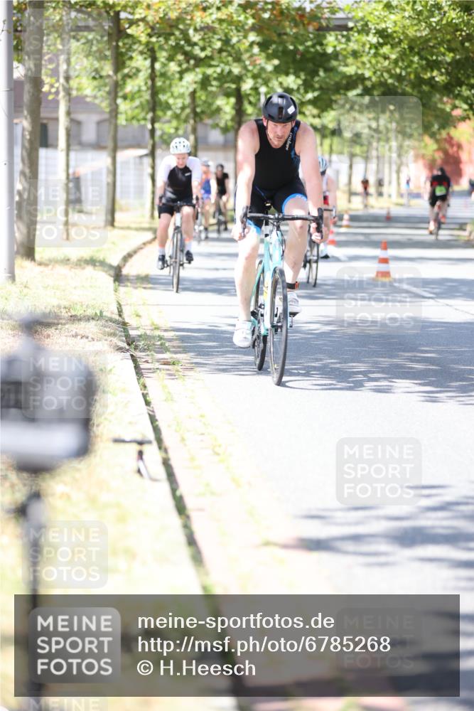 11.08.2024 - GEWOBA Citytriathlon Bremen H.Heesch http://msf.ph/oto/6785268 11.08.2024 13:10:32 Radfahren 205, 206, 215, 222, 245, 259, 265, 338, 339, 460, 1006 meine-sportfotos.de