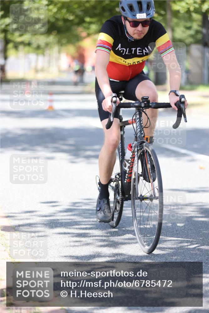 11.08.2024 - GEWOBA Citytriathlon Bremen H.Heesch http://msf.ph/oto/6785472 11.08.2024 13:10:43 Radfahren 205, 206, 222, 245, 259, 265, 277, 326, 339, 399, 460, 492 meine-sportfotos.de