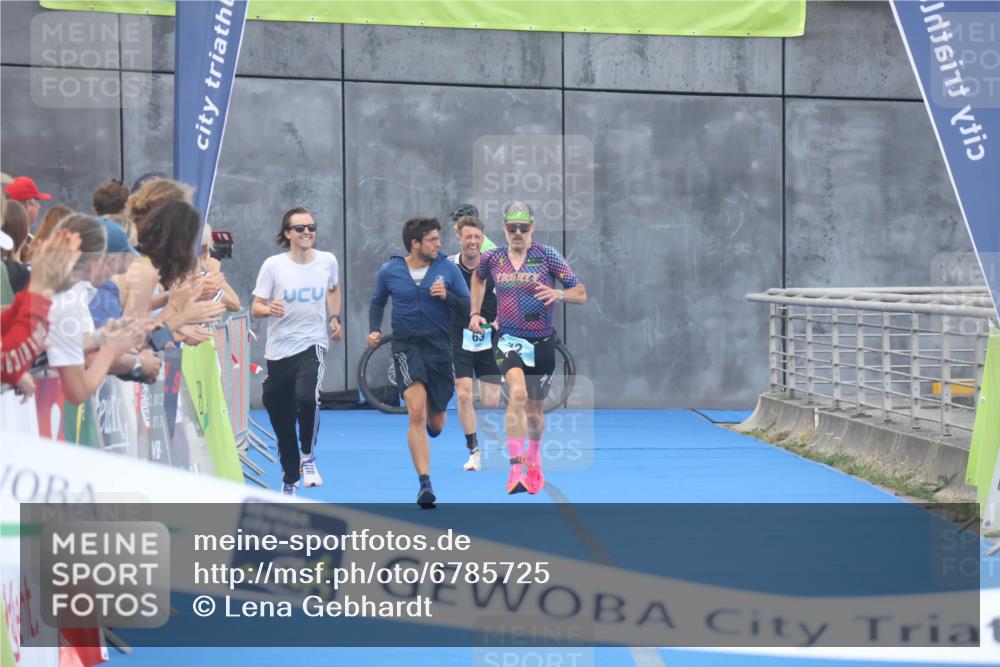 11.08.2024 - GEWOBA Citytriathlon Bremen Lena Gebhardt http://msf.ph/oto/6785725 11.08.2024 11:02:50 Ziel 63, 72 meine-sportfotos.de