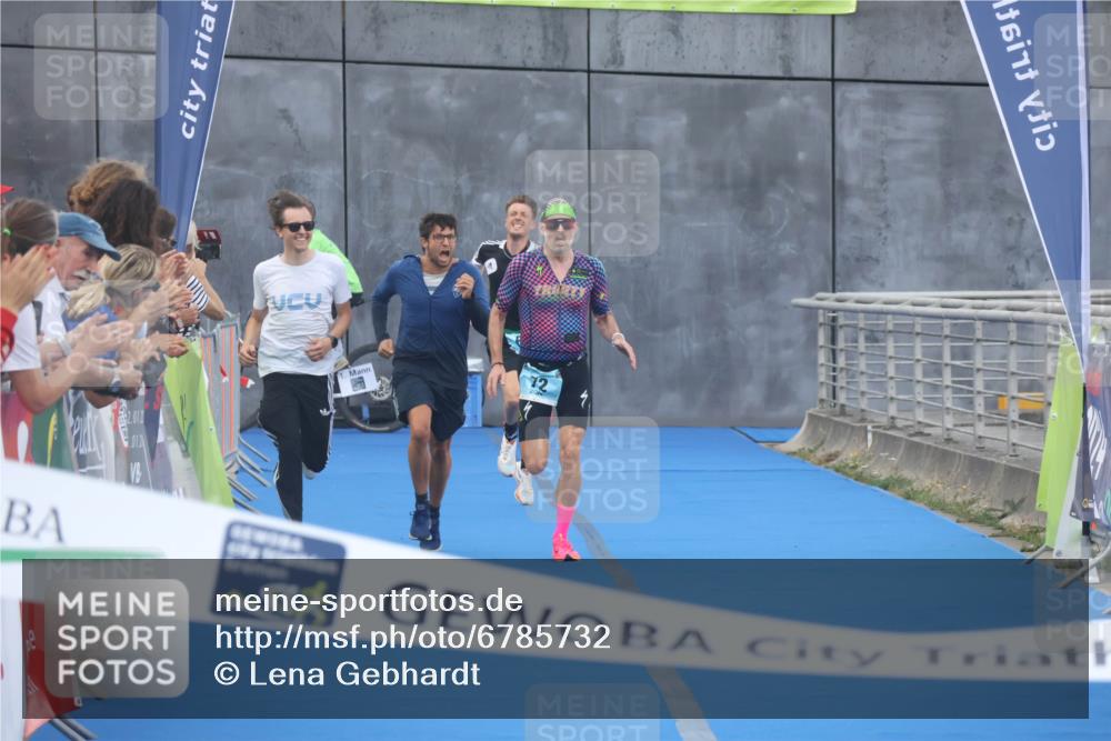 11.08.2024 - GEWOBA Citytriathlon Bremen Lena Gebhardt http://msf.ph/oto/6785732 11.08.2024 11:02:50 Ziel 63, 72 meine-sportfotos.de