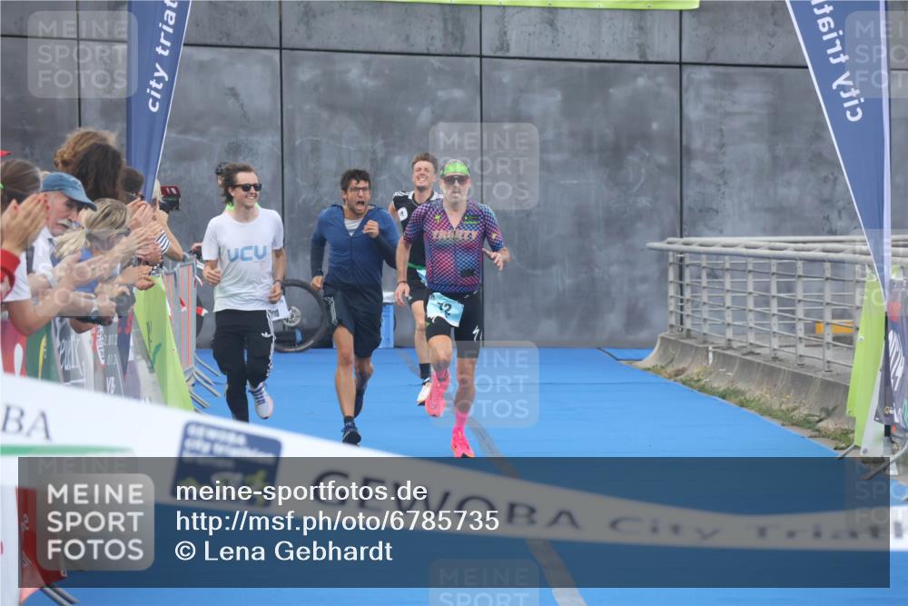 11.08.2024 - GEWOBA Citytriathlon Bremen Lena Gebhardt http://msf.ph/oto/6785735 11.08.2024 11:02:50 Ziel 63, 72 meine-sportfotos.de