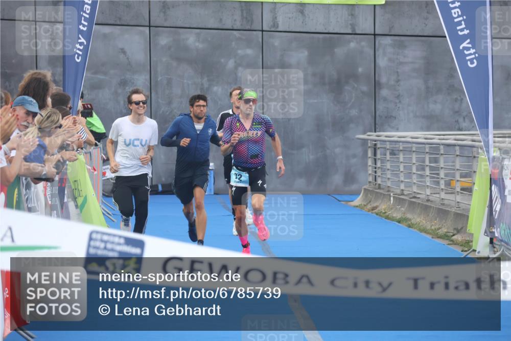 11.08.2024 - GEWOBA Citytriathlon Bremen Lena Gebhardt http://msf.ph/oto/6785739 11.08.2024 11:02:51 Ziel 63, 72 meine-sportfotos.de