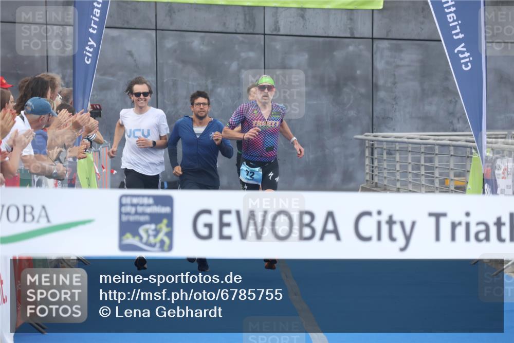 11.08.2024 - GEWOBA Citytriathlon Bremen Lena Gebhardt http://msf.ph/oto/6785755 11.08.2024 11:02:51 Ziel 63, 72 meine-sportfotos.de