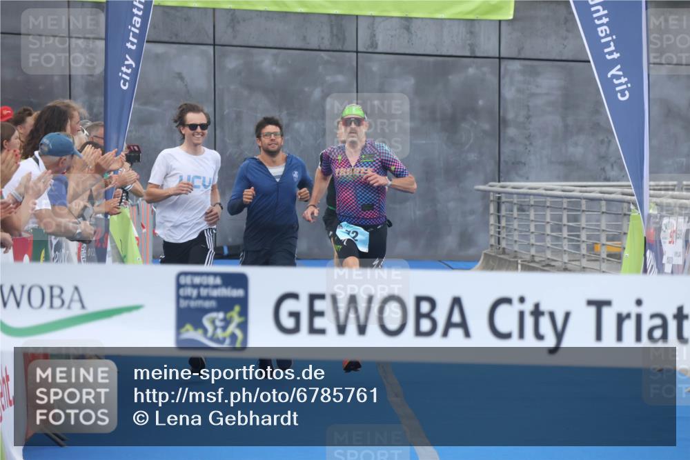 11.08.2024 - GEWOBA Citytriathlon Bremen Lena Gebhardt http://msf.ph/oto/6785761 11.08.2024 11:02:52 Ziel 63, 72 meine-sportfotos.de