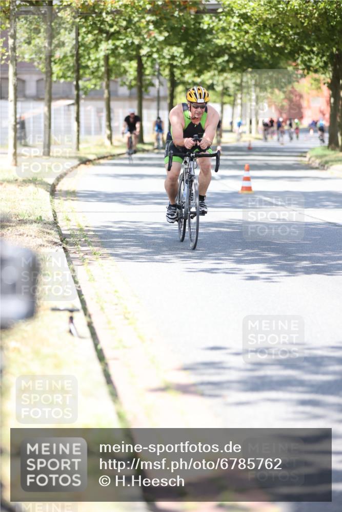 11.08.2024 - GEWOBA Citytriathlon Bremen H.Heesch http://msf.ph/oto/6785762 11.08.2024 13:11:09 Radfahren 223, 233, 234, 278, 293, 315, 321, 426, 428, 459, 534, 538 meine-sportfotos.de