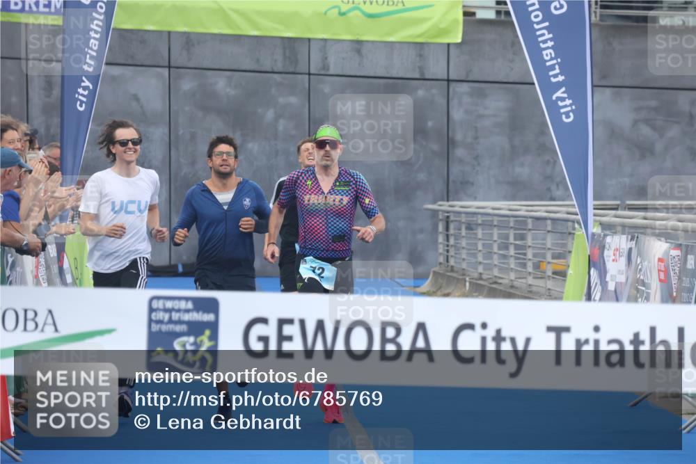 11.08.2024 - GEWOBA Citytriathlon Bremen Lena Gebhardt http://msf.ph/oto/6785769 11.08.2024 11:02:52 Ziel 63, 72 meine-sportfotos.de