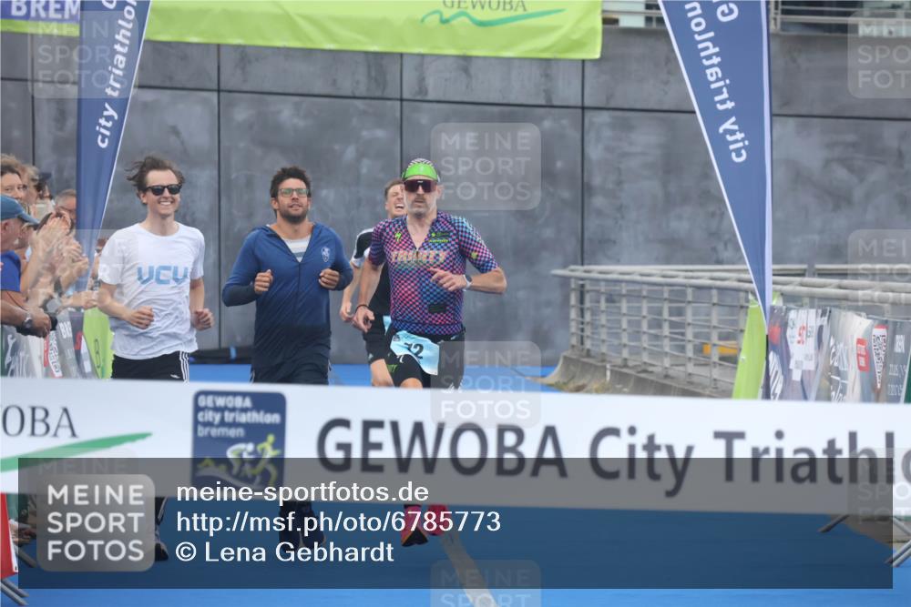 11.08.2024 - GEWOBA Citytriathlon Bremen Lena Gebhardt http://msf.ph/oto/6785773 11.08.2024 11:02:52 Ziel 63, 72 meine-sportfotos.de