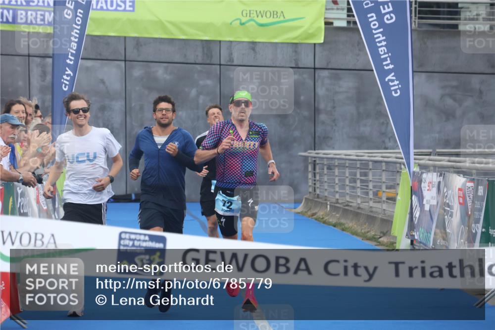 11.08.2024 - GEWOBA Citytriathlon Bremen Lena Gebhardt http://msf.ph/oto/6785779 11.08.2024 11:02:53 Ziel 63, 72 meine-sportfotos.de
