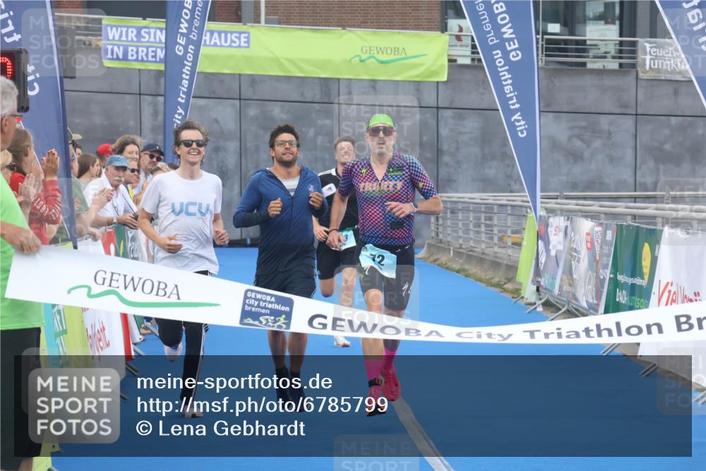 11.08.2024 - GEWOBA Citytriathlon Bremen Lena Gebhardt http://msf.ph/oto/6785799 11.08.2024 11:02:53 Ziel 63, 72 meine-sportfotos.de
