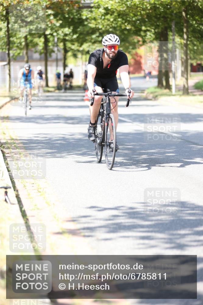 11.08.2024 - GEWOBA Citytriathlon Bremen H.Heesch http://msf.ph/oto/6785811 11.08.2024 13:11:13 Radfahren 212, 217, 223, 233, 234, 278, 308, 315, 426, 428, 459, 534, 538 meine-sportfotos.de