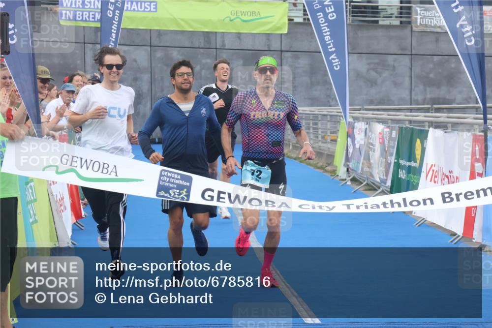 11.08.2024 - GEWOBA Citytriathlon Bremen Lena Gebhardt http://msf.ph/oto/6785816 11.08.2024 11:02:54 Ziel 63, 72 meine-sportfotos.de