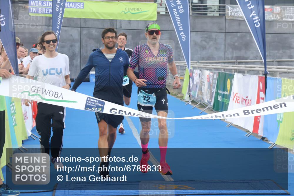 11.08.2024 - GEWOBA Citytriathlon Bremen Lena Gebhardt http://msf.ph/oto/6785833 11.08.2024 11:02:55 Ziel 63, 72 meine-sportfotos.de