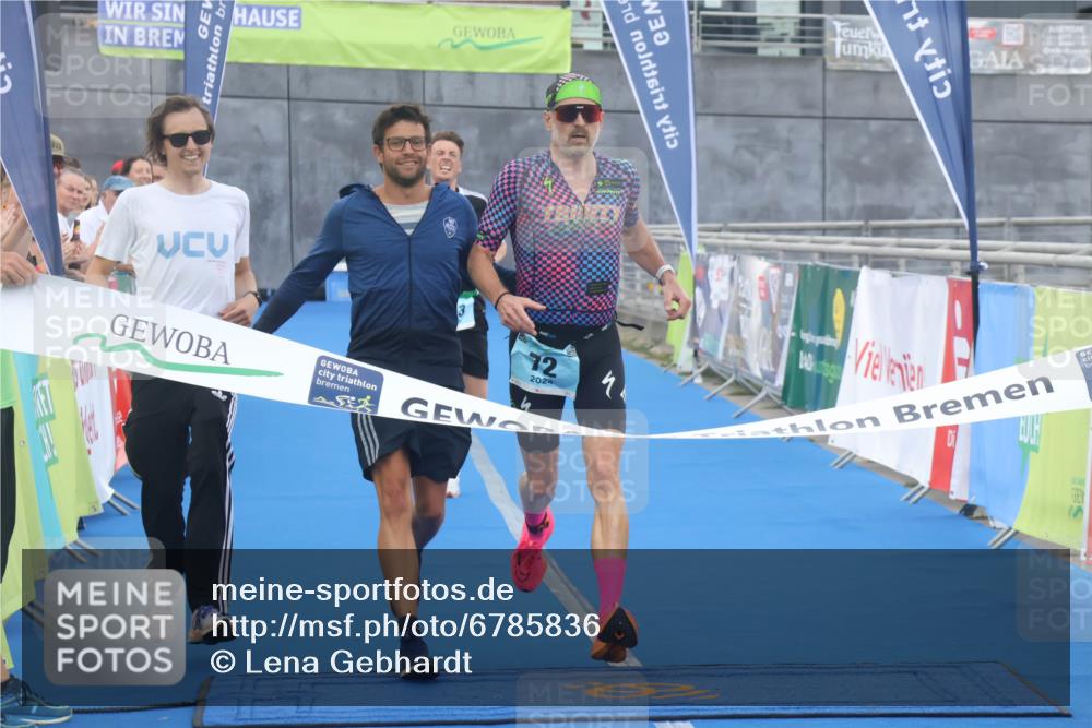 11.08.2024 - GEWOBA Citytriathlon Bremen Lena Gebhardt http://msf.ph/oto/6785836 11.08.2024 11:02:55 Ziel 63, 72 meine-sportfotos.de