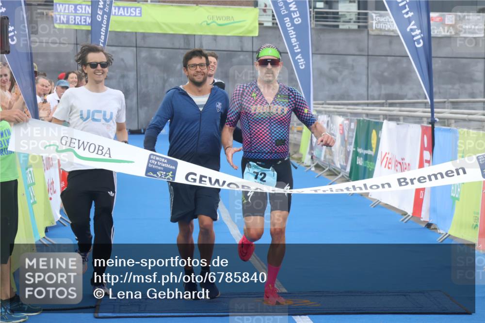 11.08.2024 - GEWOBA Citytriathlon Bremen Lena Gebhardt http://msf.ph/oto/6785840 11.08.2024 11:02:55 Ziel 63, 72 meine-sportfotos.de