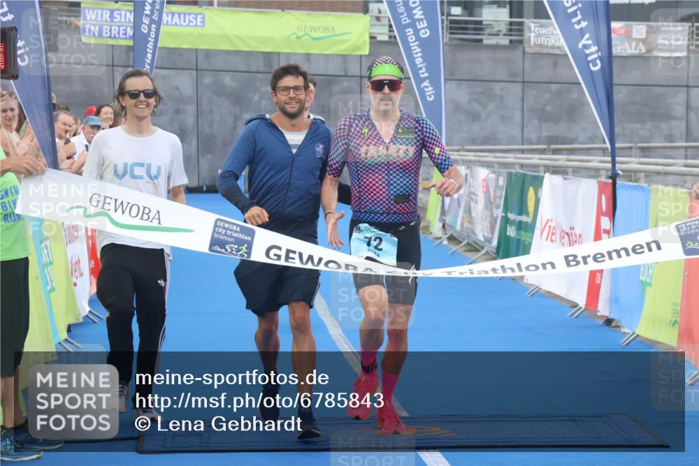 11.08.2024 - GEWOBA Citytriathlon Bremen Lena Gebhardt http://msf.ph/oto/6785843 11.08.2024 11:02:55 Ziel 63, 72 meine-sportfotos.de