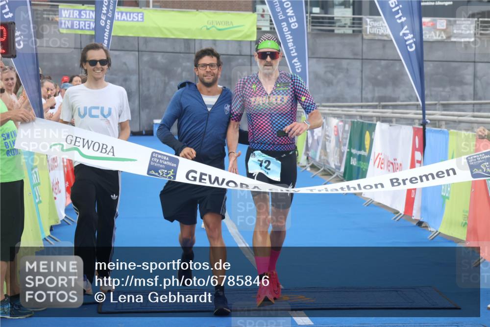 11.08.2024 - GEWOBA Citytriathlon Bremen Lena Gebhardt http://msf.ph/oto/6785846 11.08.2024 11:02:55 Ziel 63, 72 meine-sportfotos.de