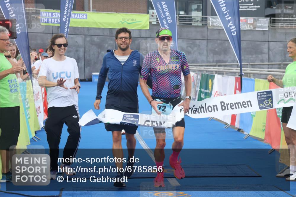 11.08.2024 - GEWOBA Citytriathlon Bremen Lena Gebhardt http://msf.ph/oto/6785856 11.08.2024 11:02:55 Ziel 63, 72 meine-sportfotos.de