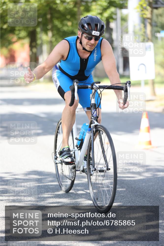 11.08.2024 - GEWOBA Citytriathlon Bremen H.Heesch http://msf.ph/oto/6785865 11.08.2024 13:11:15 Radfahren 212, 217, 223, 233, 234, 278, 308, 315, 426, 428, 459, 474, 534, 538 meine-sportfotos.de