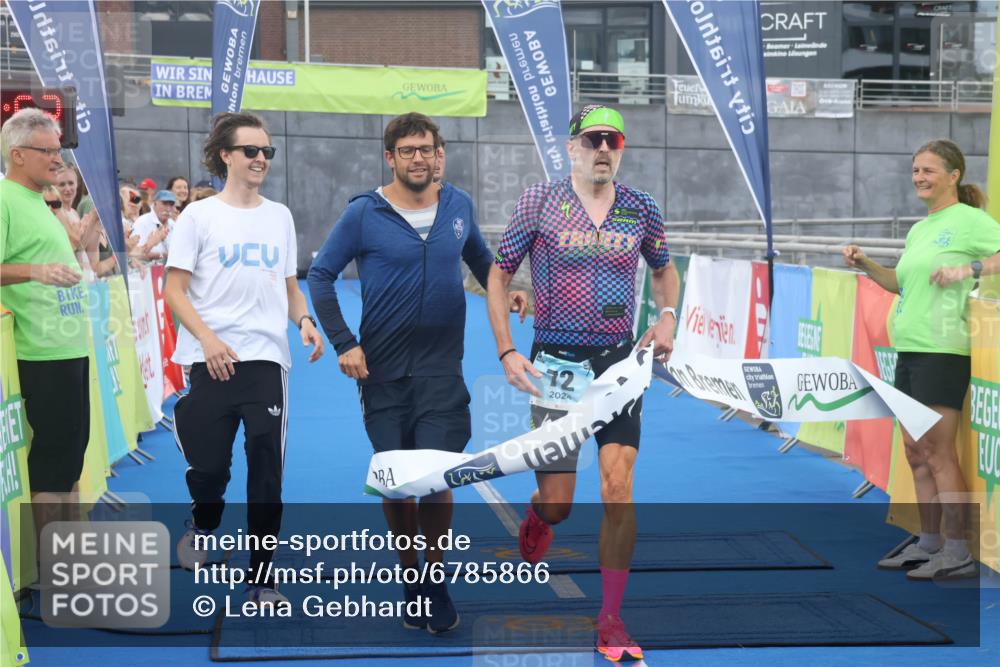 11.08.2024 - GEWOBA Citytriathlon Bremen Lena Gebhardt http://msf.ph/oto/6785866 11.08.2024 11:02:55 Ziel 63, 72 meine-sportfotos.de