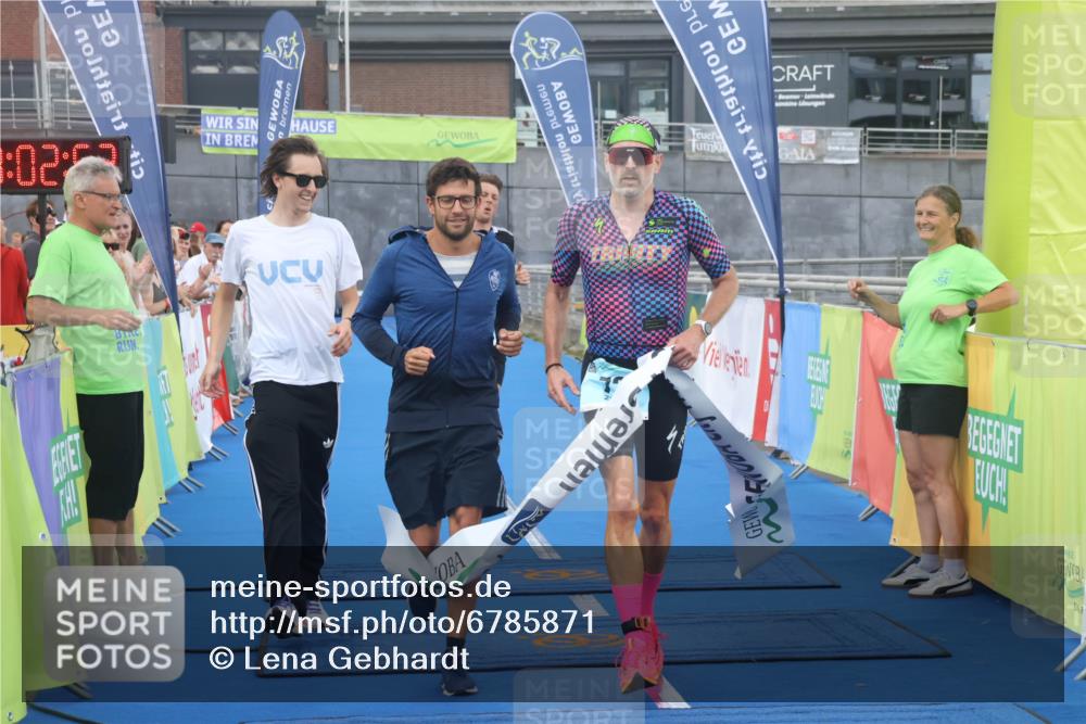 11.08.2024 - GEWOBA Citytriathlon Bremen Lena Gebhardt http://msf.ph/oto/6785871 11.08.2024 11:02:56 Ziel 63, 72 meine-sportfotos.de