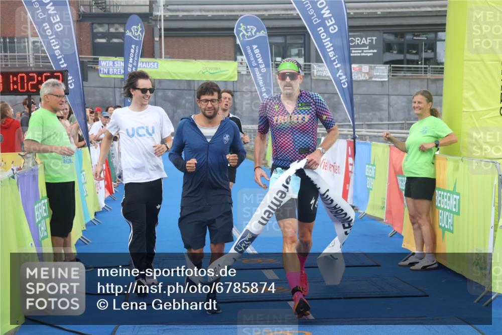 11.08.2024 - GEWOBA Citytriathlon Bremen Lena Gebhardt http://msf.ph/oto/6785874 11.08.2024 11:02:56 Ziel 63, 72 meine-sportfotos.de