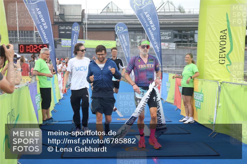 11.08.2024 - GEWOBA Citytriathlon Bremen Lena Gebhardt http://msf.ph/oto/6785882 11.08.2024 11:02:56 Ziel 63, 72 meine-sportfotos.de