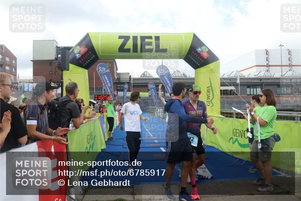 11.08.2024 - GEWOBA Citytriathlon Bremen Lena Gebhardt http://msf.ph/oto/6785917 11.08.2024 11:02:58 Ziel 63, 72 meine-sportfotos.de