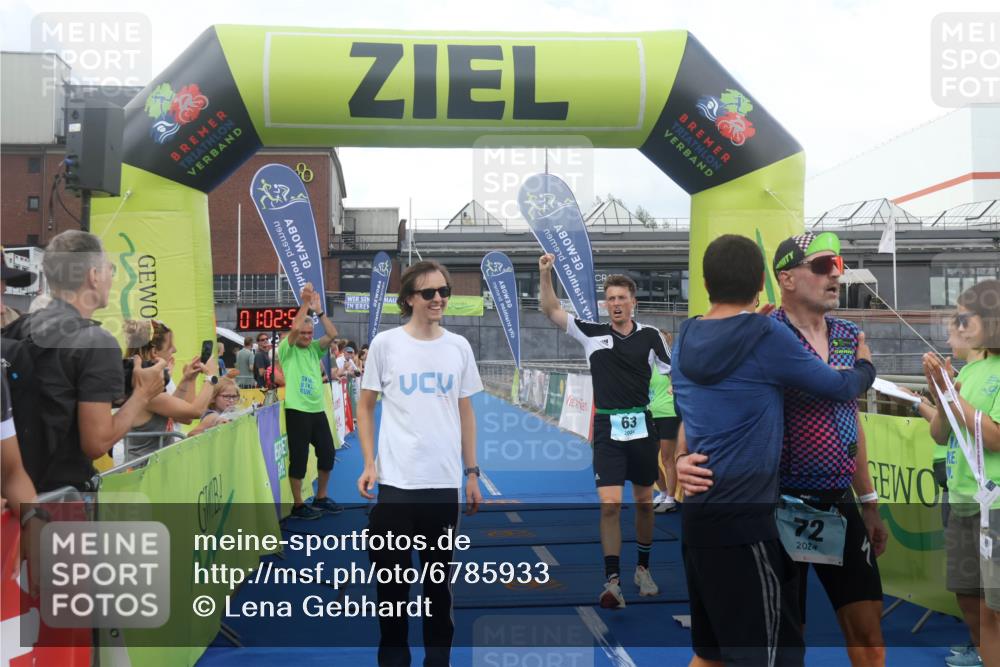 11.08.2024 - GEWOBA Citytriathlon Bremen Lena Gebhardt http://msf.ph/oto/6785933 11.08.2024 11:02:58 Ziel 63, 72 meine-sportfotos.de