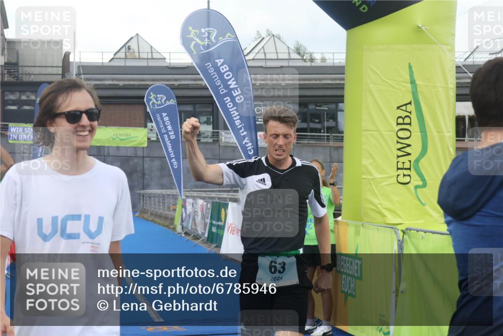 11.08.2024 - GEWOBA Citytriathlon Bremen Lena Gebhardt http://msf.ph/oto/6785946 11.08.2024 11:02:59 Ziel 63, 72 meine-sportfotos.de