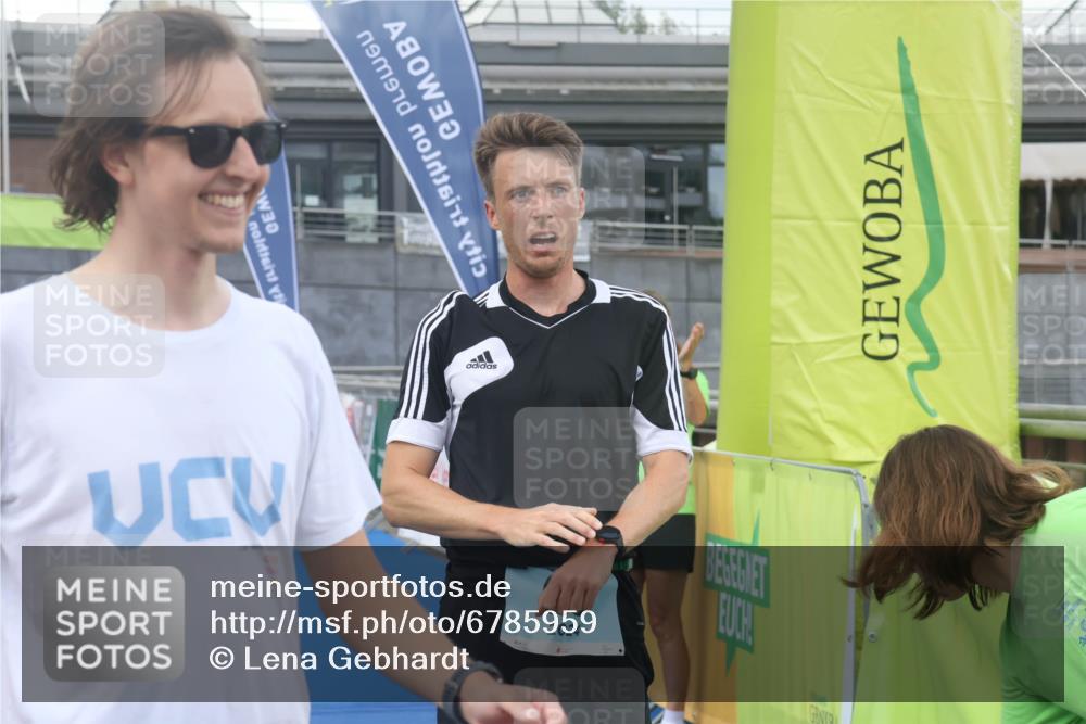 11.08.2024 - GEWOBA Citytriathlon Bremen Lena Gebhardt http://msf.ph/oto/6785959 11.08.2024 11:03:00 Ziel 63, 72 meine-sportfotos.de