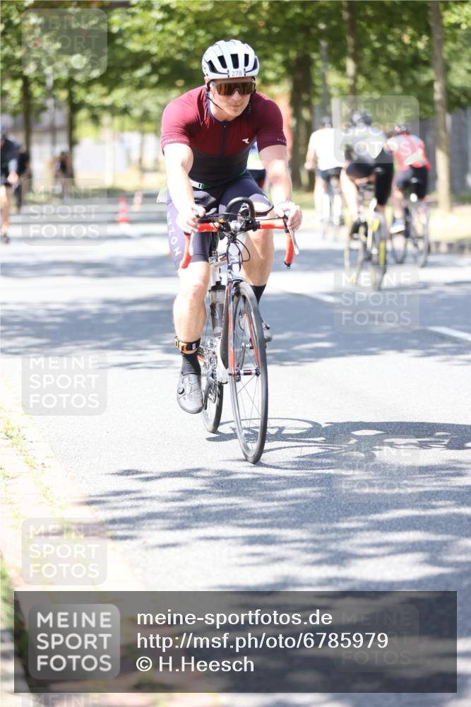 11.08.2024 - GEWOBA Citytriathlon Bremen H.Heesch http://msf.ph/oto/6785979 11.08.2024 13:11:21 Radfahren 212, 217, 223, 233, 278, 308, 315, 324, 337, 426, 428, 459, 474, 518, 534, 538, 542 meine-sportfotos.de
