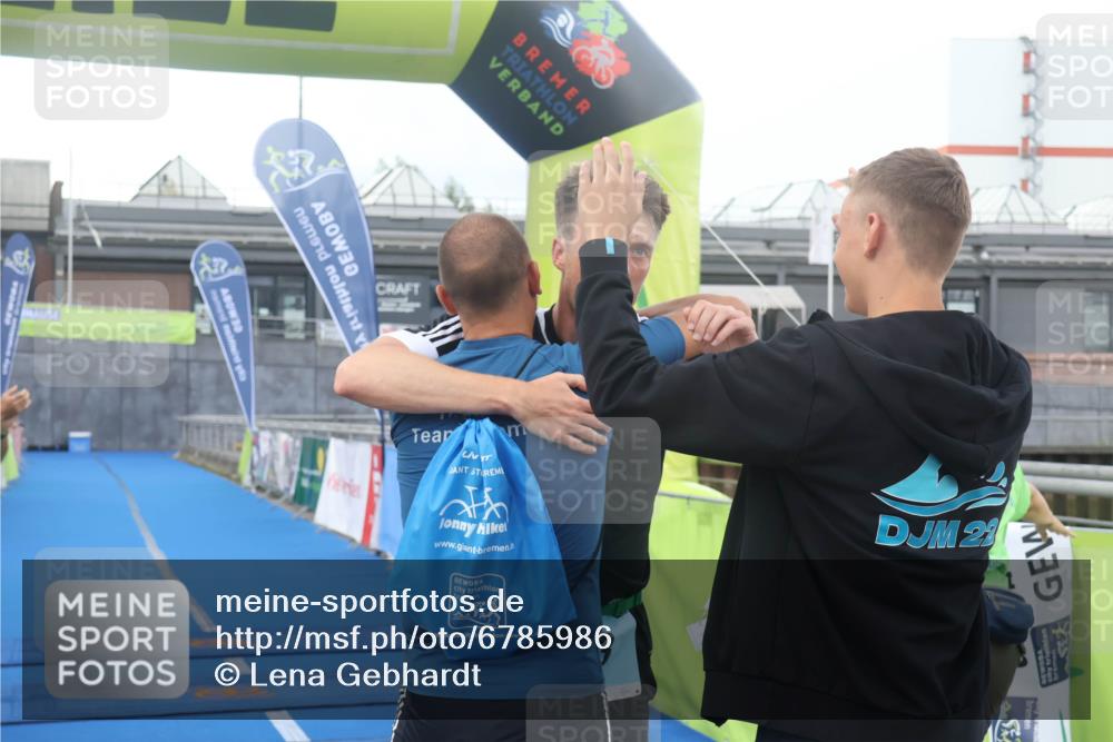 11.08.2024 - GEWOBA Citytriathlon Bremen Lena Gebhardt http://msf.ph/oto/6785986 11.08.2024 11:03:03 Ziel 63, 72 meine-sportfotos.de
